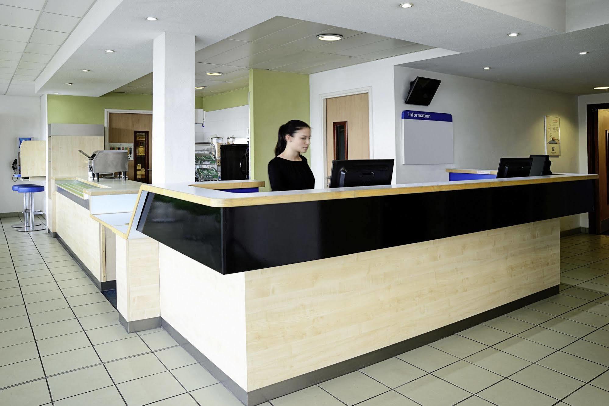 Ibis Budget Portsmouth Exterior foto